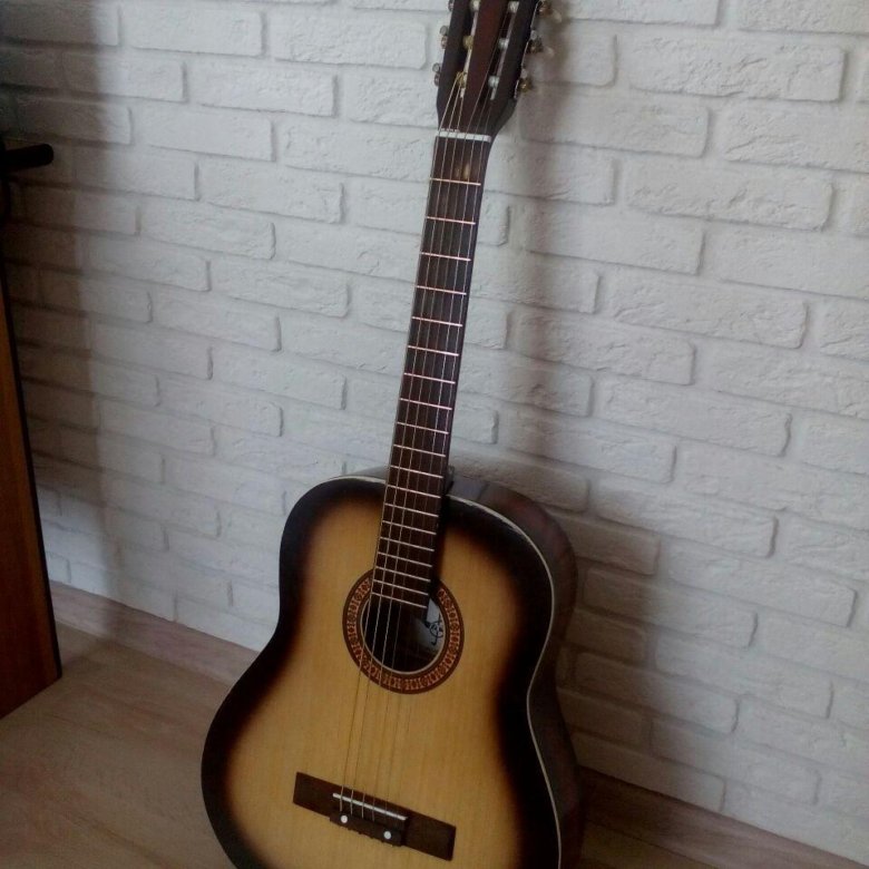 Авито гитары купить б у. Гитара GMD 510. Юла акустические гитары. Гитара г Бобров. Б на гитаре.