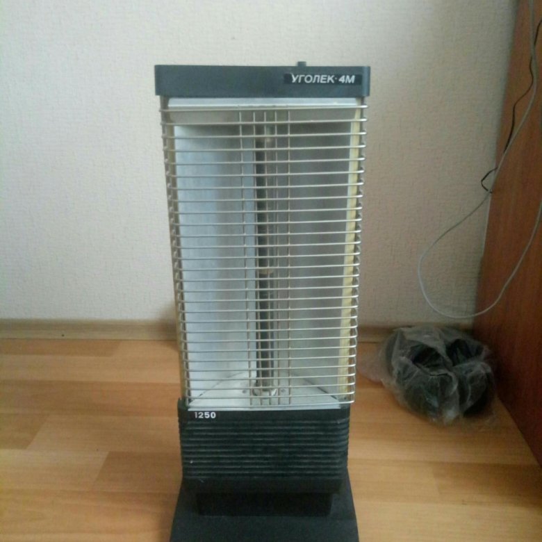 горящий огонь. советский обогреватель с крышкой. 4 уголька. угли костра. уголь.