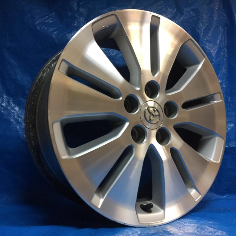 Toyota venza диски r19. Toyota venza r19. Оригинальные диски тойота r17. Оригинальные диски тойота r17. Диски тойота камри v55 r17.