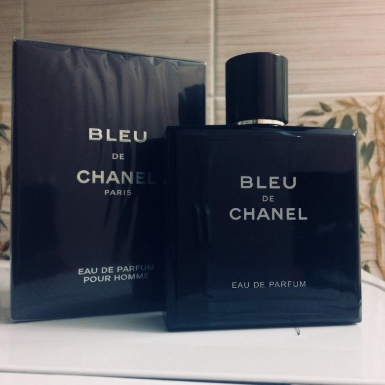 Шанель блю мужские оригинал. Blue de Chanel 100 мл. Туалетная вода Шанель Блю. Мужская туалетная вода Шанель Блю де Шанель. Chanel bleu de Chanel Parfum 2018 духи.