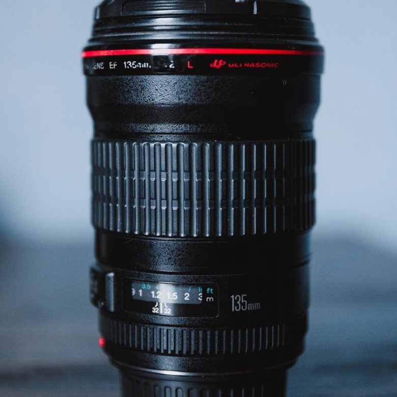 Canon ef 135. Объектив 135 мм canon 2. Canon 135mm f/2. Объектив canon ef 135mm f/2l usm. Canon 135 2.