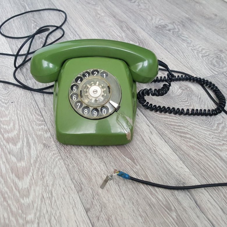Старый стационарный телефон. Домашний телефон дисковый. Старый проводной телефон. Стационарный телефон старый. Советский телефонный аппарат.