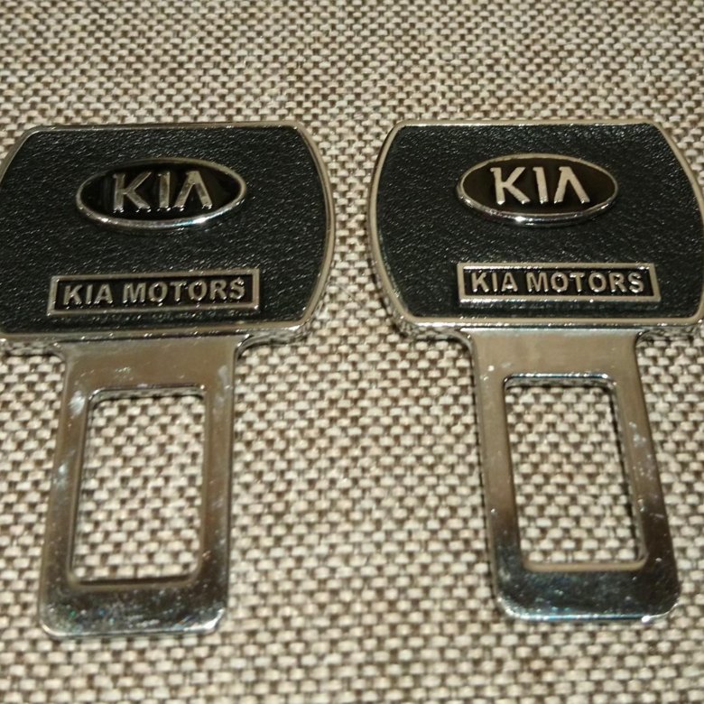 Заглушка на ремень безопасности. Заглушка ремня безопасности Kia Sportage 3 поколения. Заглушка ремня для RBI aaa649j12. Заглушка ремня безопасности Киа. Заглушка ремня безопасности Киа новый логотип.