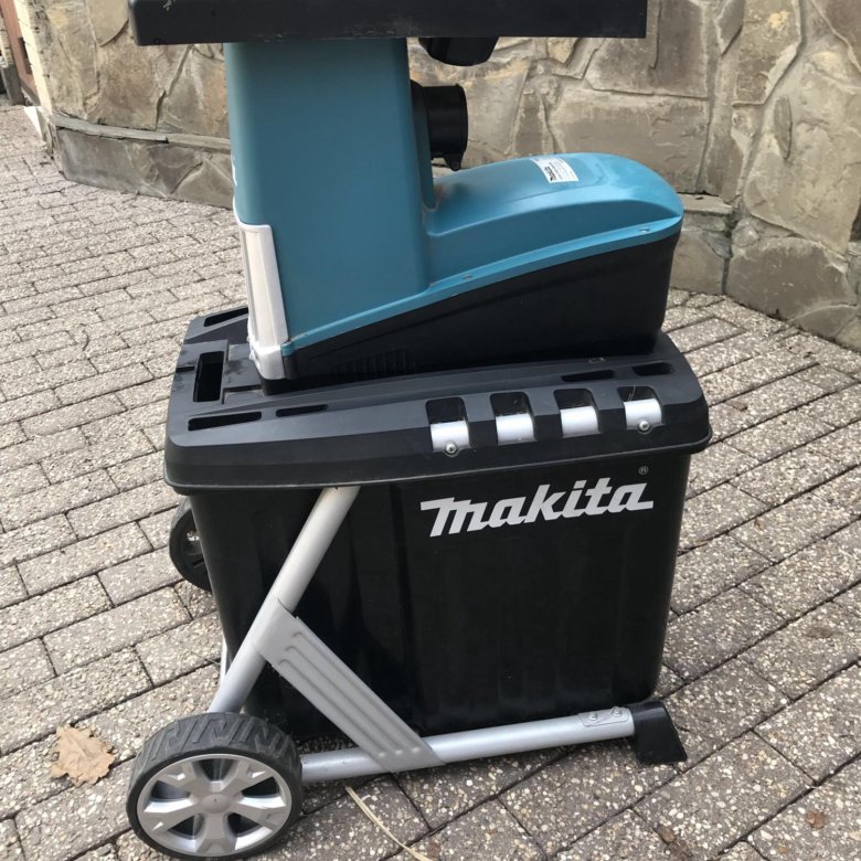 Электрический makita ud2500. Измельчитель веток Макита. Makita ud2500 розетка. Измельчитель Makita ud2500 для травы. Makita ud2500 шестеренка.