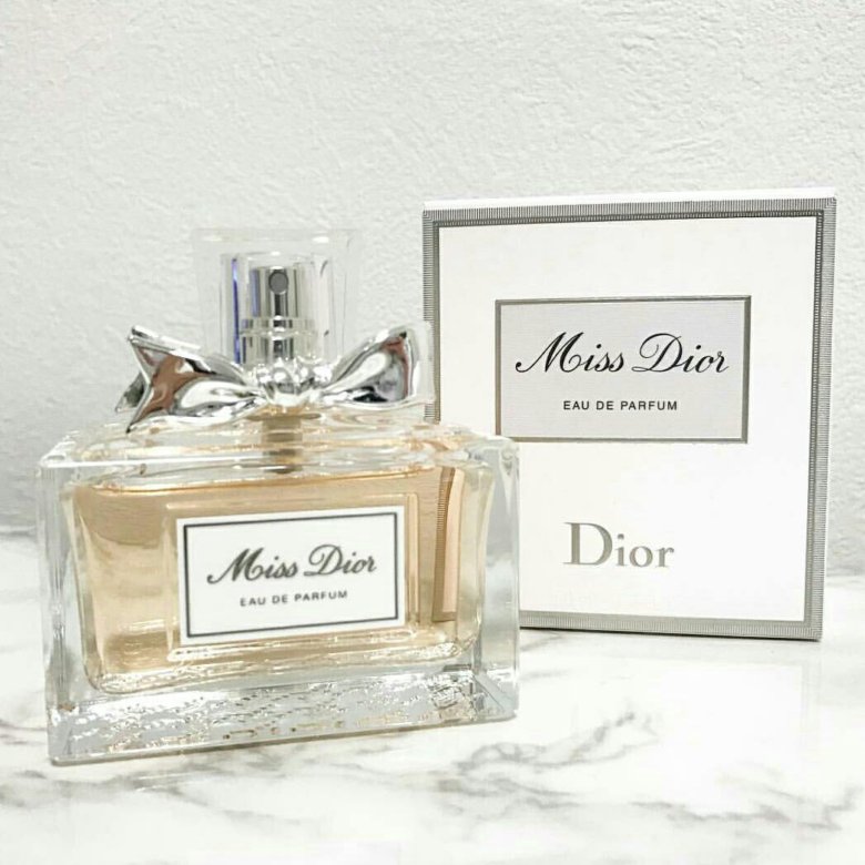 Мисс диор похожие ароматы. Miss Dior 35мл. Dior Miss Dior Promenade Pink. Мисс диор зеленые. Мисс диор тонкие.