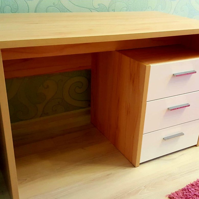 Письменный стол дятьково. Стол письменный элегант дятьково. Стол компьютерный дятьково. Стол дядьково. Компьютерный стол дятьково фото.