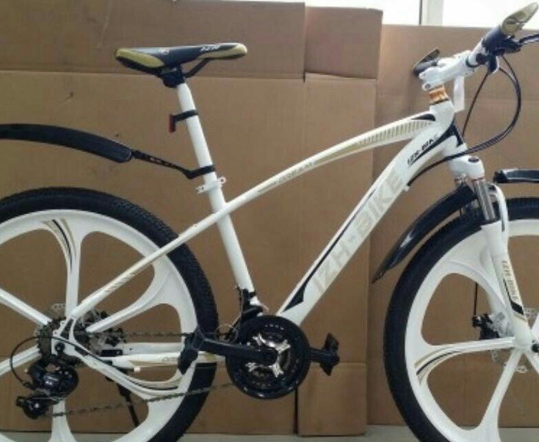 Покрышка иж байк велосипед. Велосипед бмв. Велосипед бмв на литых дисках. Новый велосипед в омске. Новый велосипед в омске.