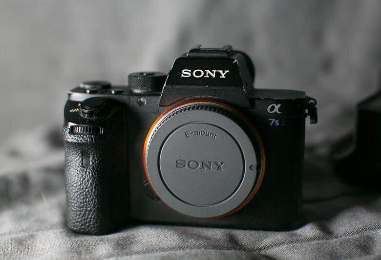 Сони а7с. Батарейный блок Sony a7. Сони а7 2. Sony a7 с батарейным блоком Meike. Батарейный блок сони а6400.