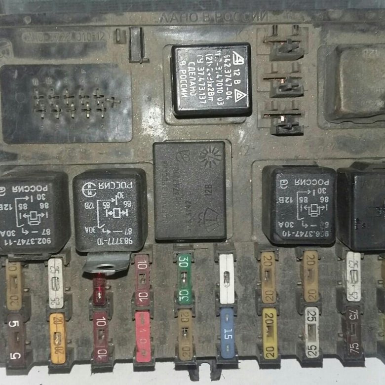 Реле ваз 2112. Монтажный блок ВАЗ 2112. Монтажный блок 2112 шт5-3. ВАЗ 2112 монтажный блок евра. Монтажный блок на ВАЗ 2112 инж.