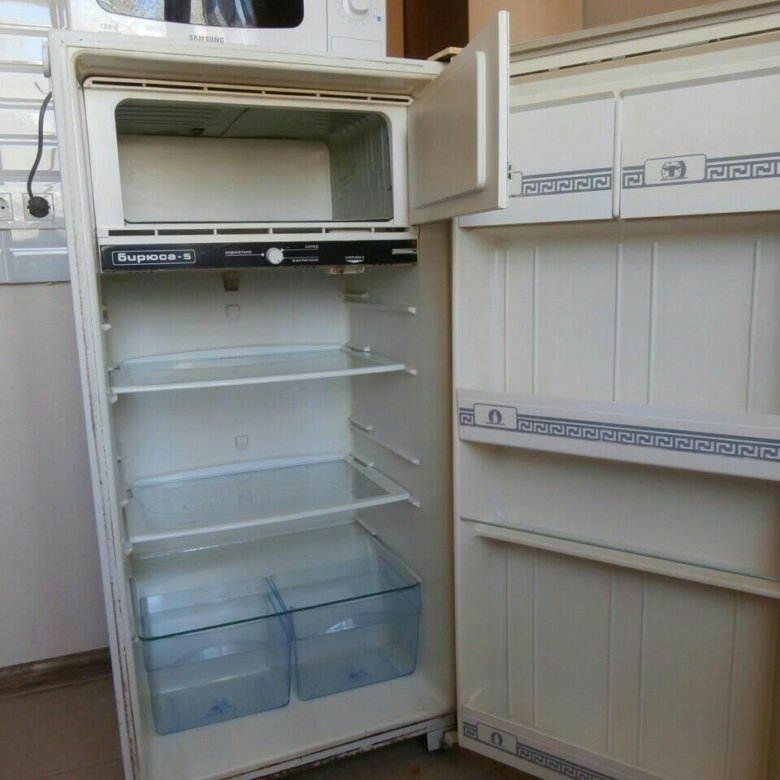 Купля холодильника б у авито. Холодильники в Уфе. Холодильник Бирюса Саратов 1977 г.. Холодильники в Уфе б/у. Из рук в руки холодильник Уфа.