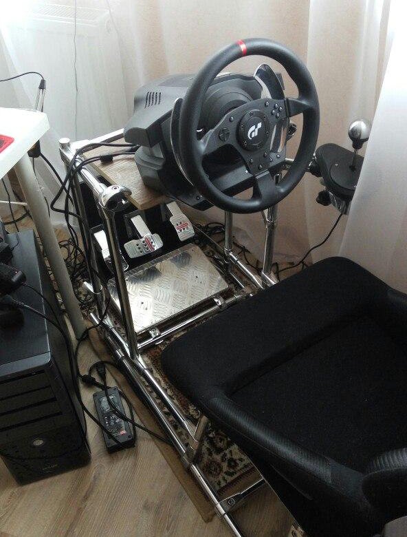 Кресло thrustmaster