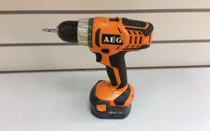 Aeg bs12g. AEG bs12g2. AEG BS 12c2 кнопка включения.