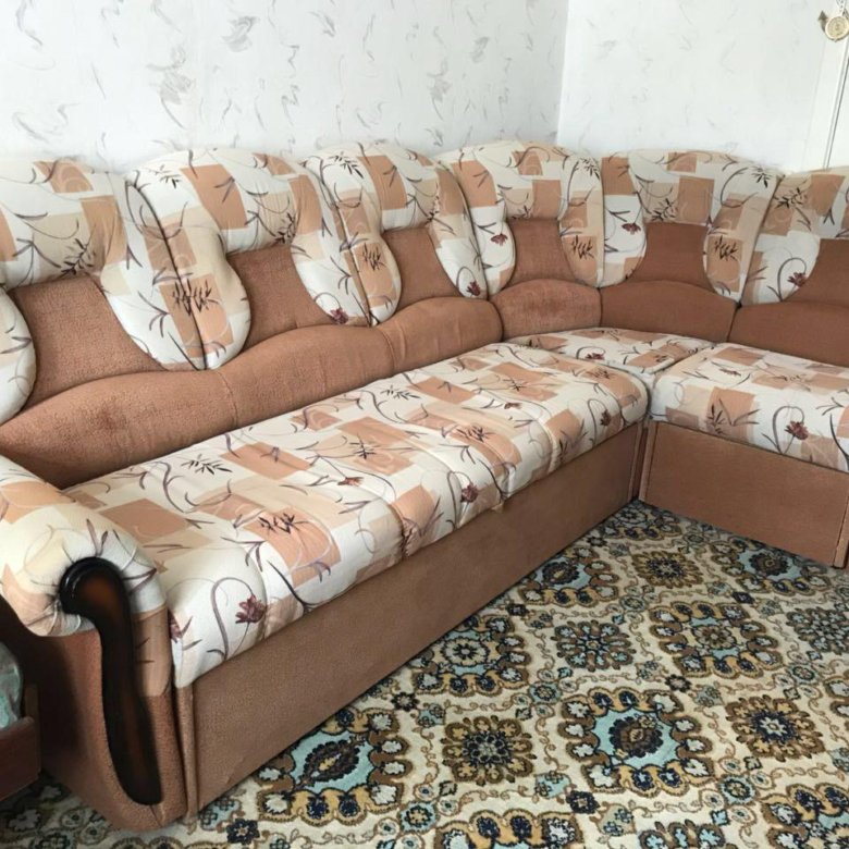 Авито куплю угловой диван б у. Советский угловой диван. Угловой диван б/у. Подержанная мебель. Авито мебель угловые диваны.