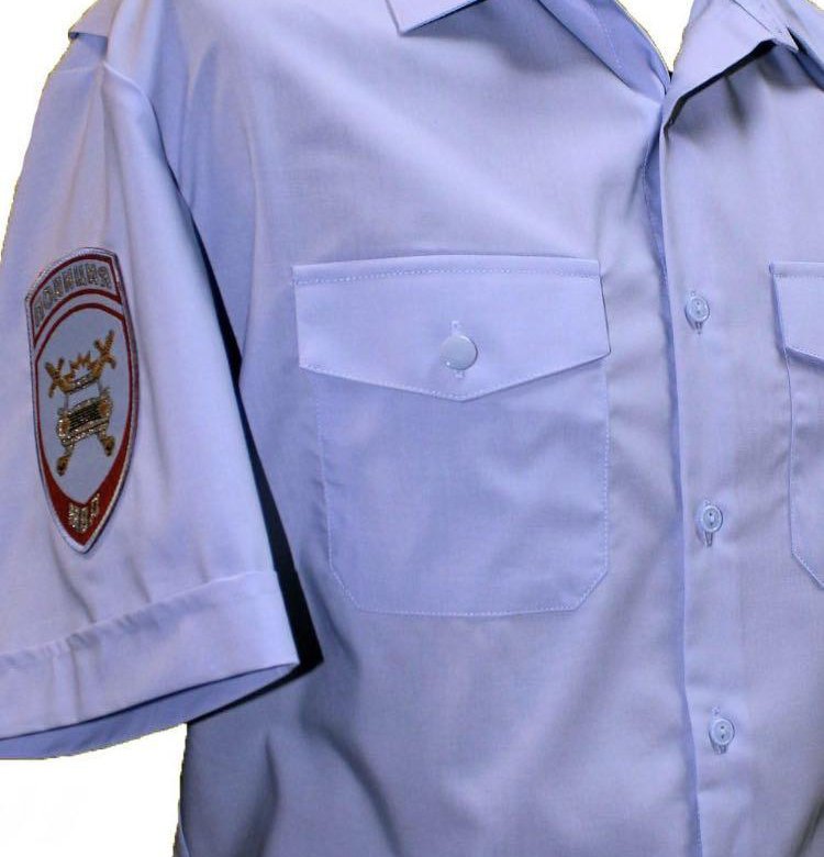 Рубашка полиции с шевронами