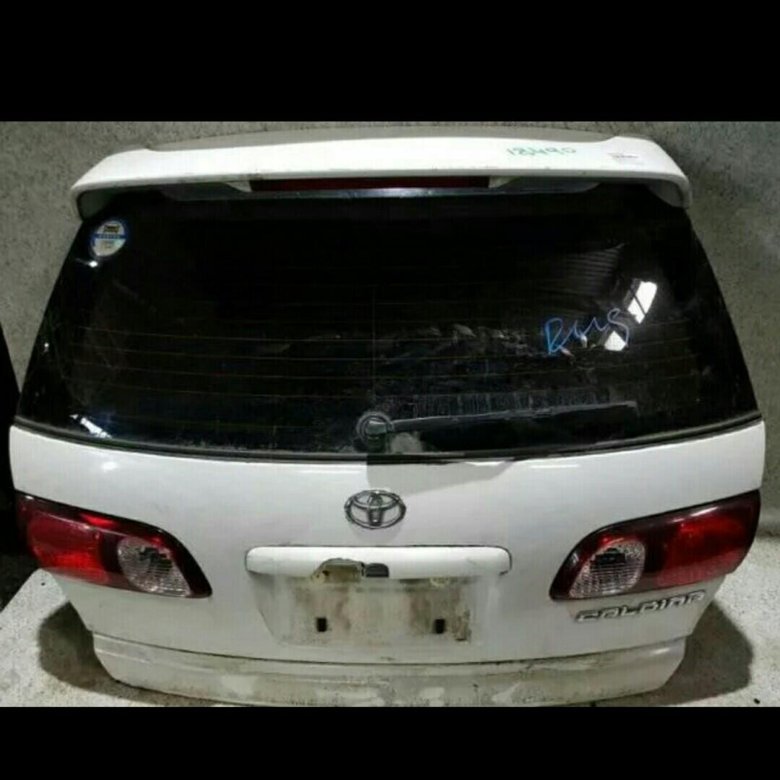 Задняя дверь тойота гайя. Дверь багажная тойота калдина 210. Багажник тойота калдина 196. Задняя дверь на тойота калдина. Крышка багажника калдина 210.