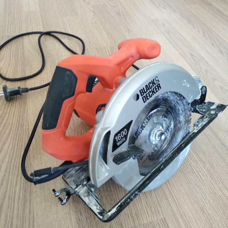 Пилы black. Дисковая пила Black+Decker cs1500. Циркулярная пила Black Decker 1500w. Black Decker cs1500 Liru. Дисковая пила Black+Decker ks1600lk.