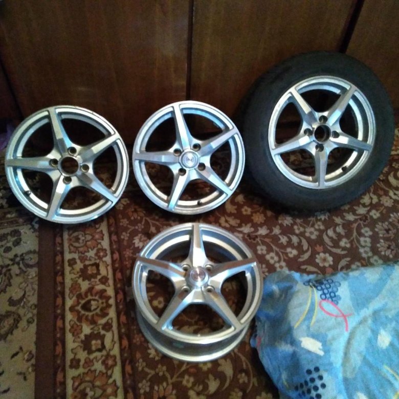 Литий диски. Колесный диск radius r12 9x20/5x120 d72. Титановые диски ауди r22. Комплект дисков r18 9,5j et+20 6*139,7 lenso rt-h (hda) графит с фрезеровкой. 1 et43 black gloss.