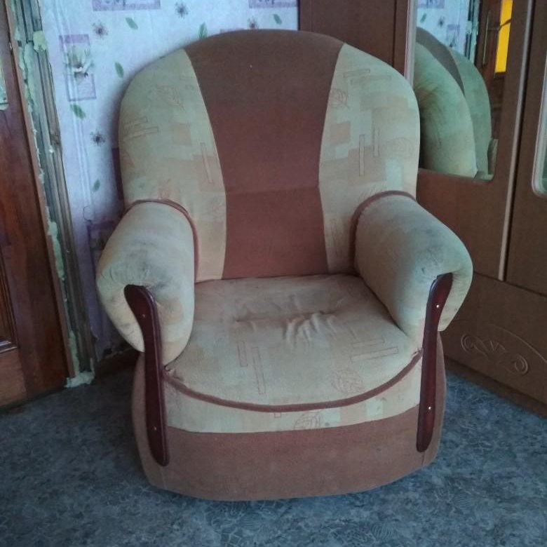 Оренбург продажа б у. Кресло простое недорогое. Кресла старого образца мягкие. Бэушные кресла. Кресло мягкое б/у.