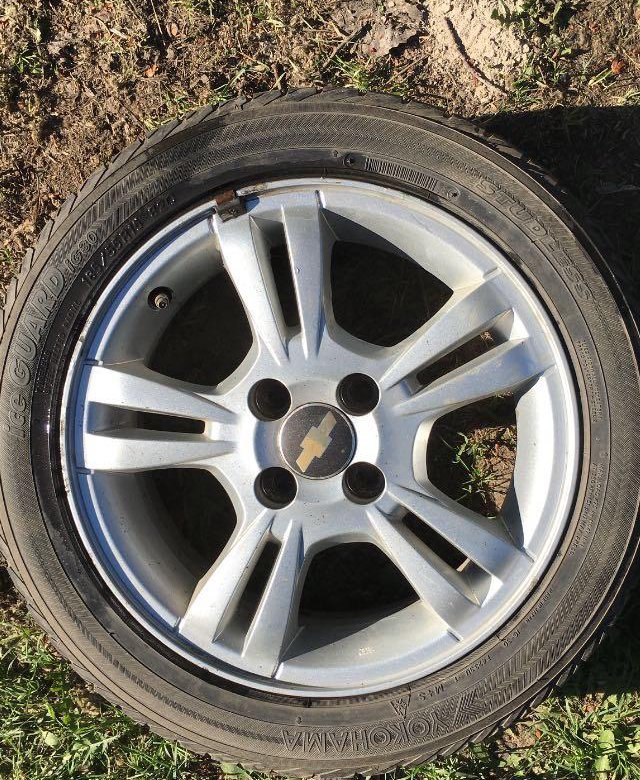 Диски литые на chevrolet r15. Оригинальные диски шевроле авео т250 r14. Литые диски на ниву шевроле r15. Литые диски шевроле лачетти р15. Диски на шевроле нива r15 литье.