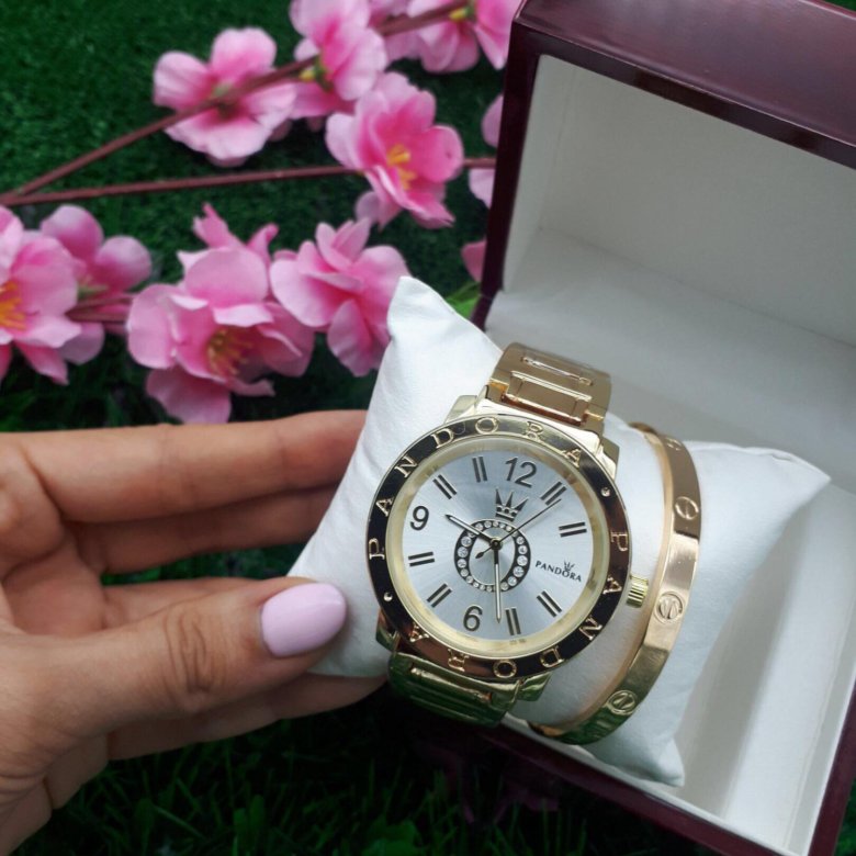 7 л. Ува подарки. P. Ува подарки. Витрины сувенирных магазинов.