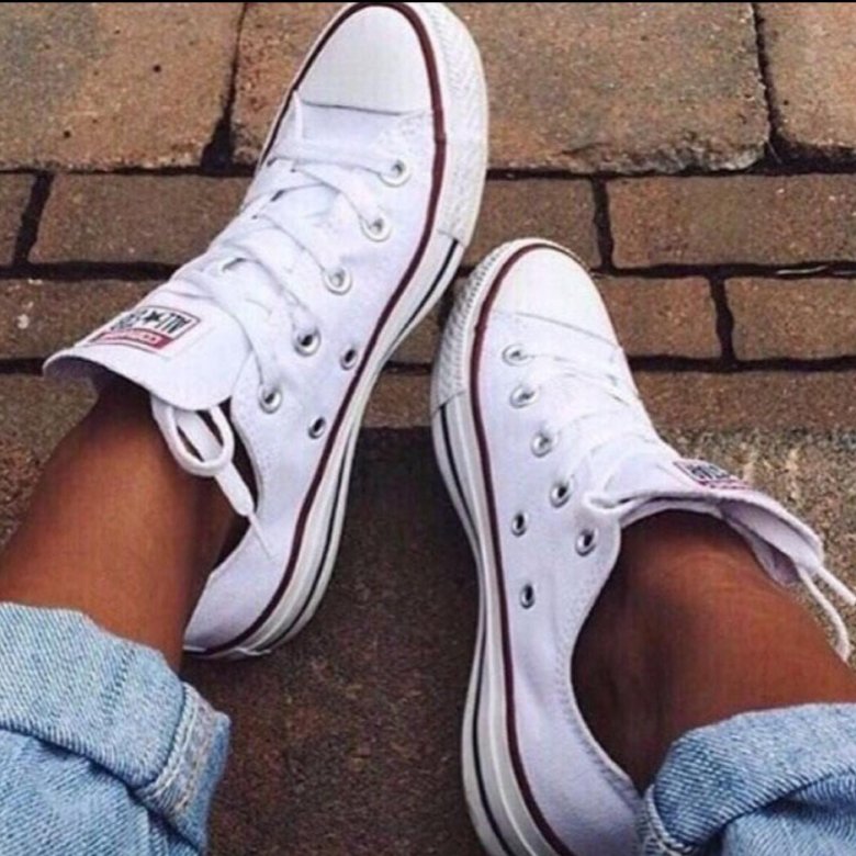 White Converse outfit