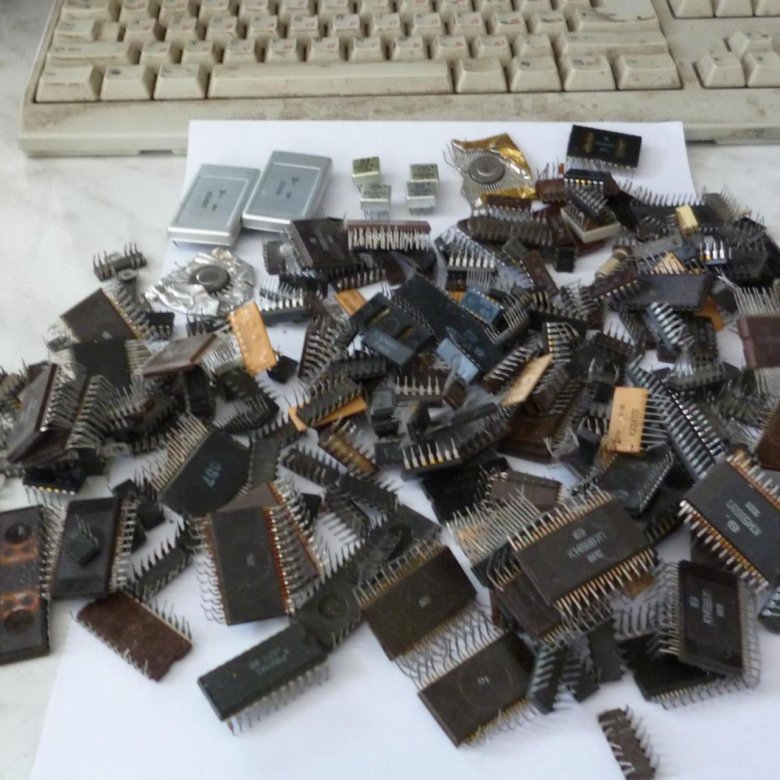 Устройства на epm3032alc44-10n. Дорогие советские микросхемы. Продать микросхемы. Кодировка микросхем 564тм2. Советские микросхемы.