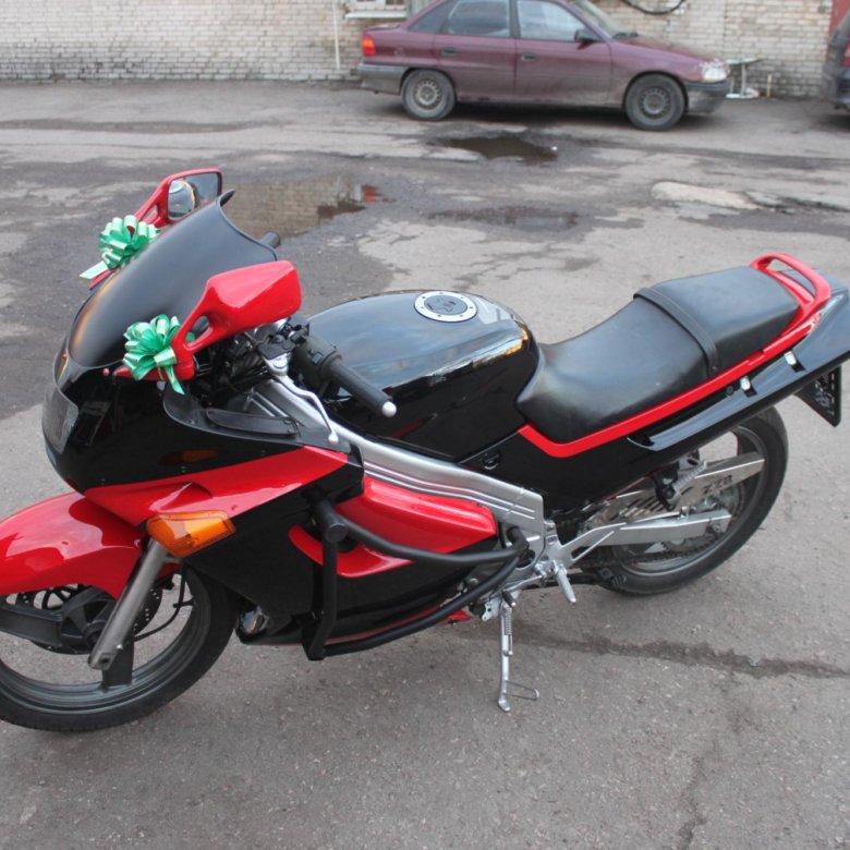 Kawasaki zzr 250. Kawasaki ZZR 250 1991. ZZR 250 красный. Kawasaki zzr250 цоколь.