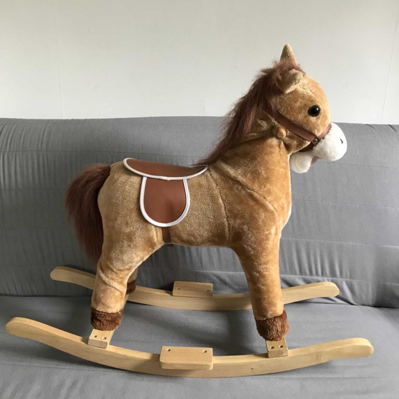 Авито лошадка. Плюшевая лошадка качалка. Качалка конь (j/t). Лошадь качалка стекло. Фирменный лошади для детей.
