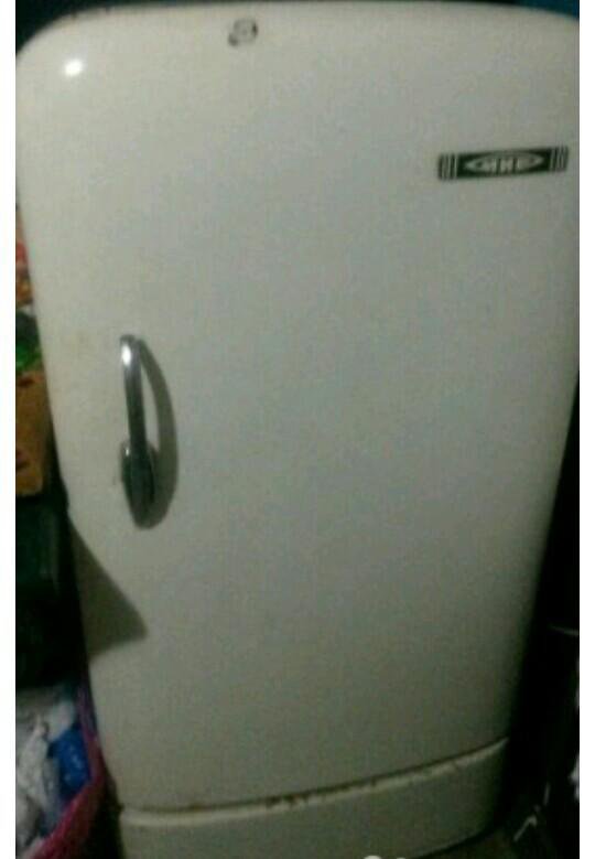 Холодильник мир ретро. Холодильник мир дх-120 вес. Старые холодильники мир. Старый холодильник мир дх-120. Старый холодильник мир дх-120.