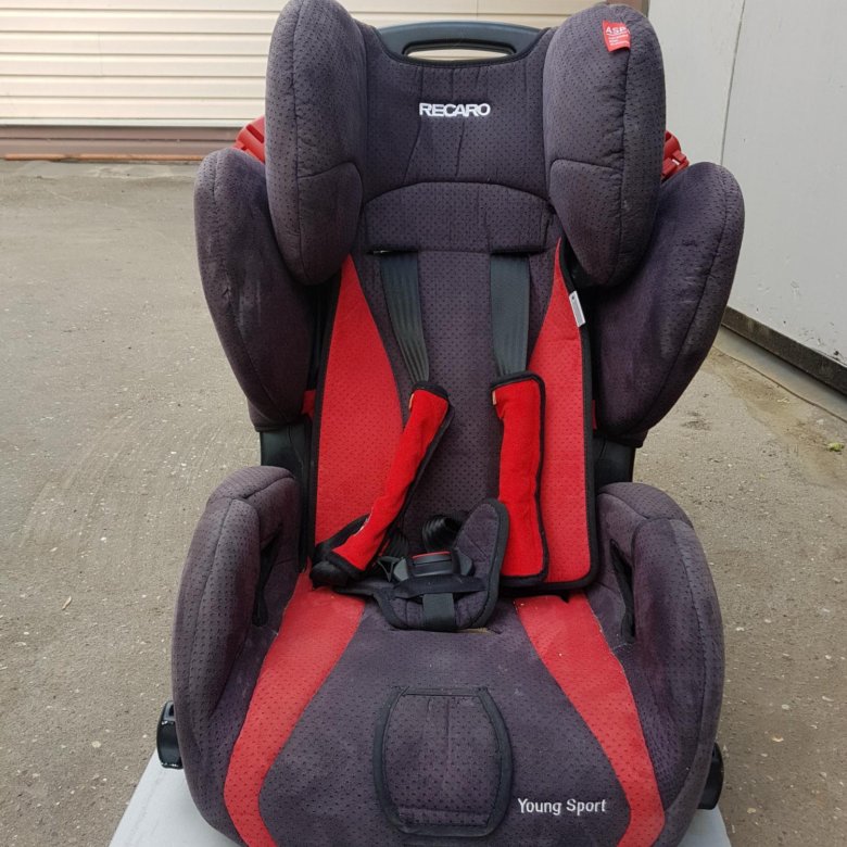 Детское кресло Recaro young Sport. Детское сиденье Recaro young Sport.