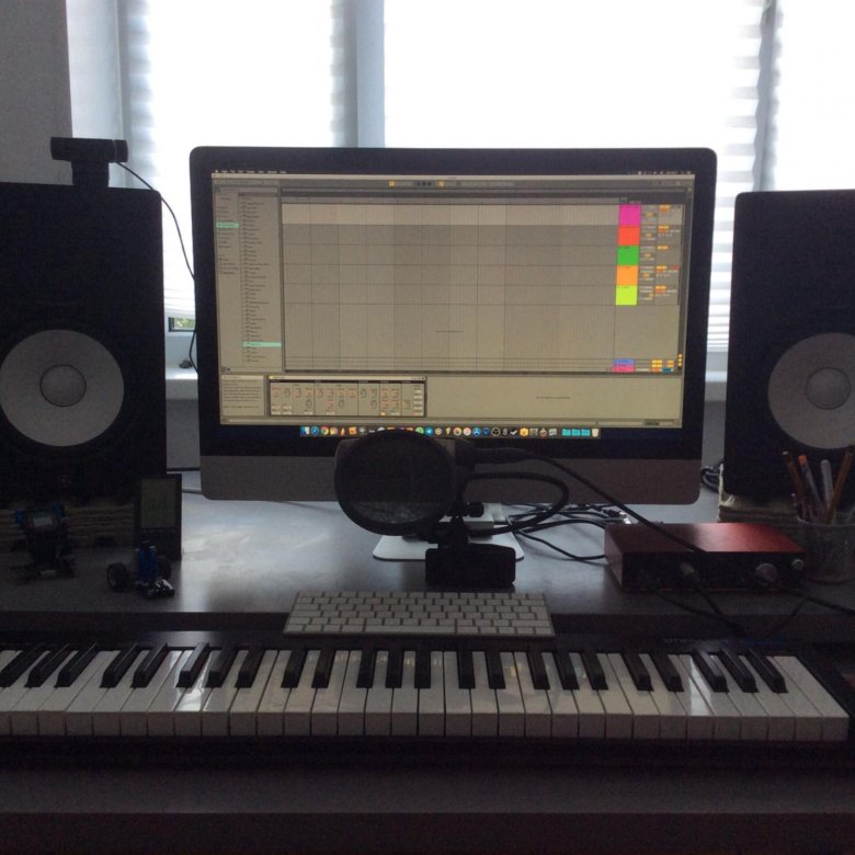 Yamaha monitor. Студийный монитор Yamaha hs8. Активные мониторы Yamaha. Студийный монитор Yamaha hs8 Black. Yamaha студийные мониторы легендарные.