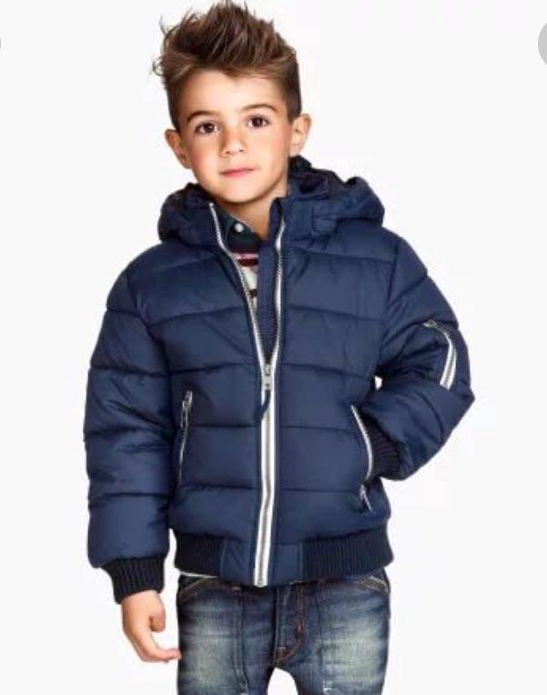 Куртка мальчик 122. Синяя куртка h&m на мальчика. Куртка h m для мальчика. Куртка детская h&m. Куртка для мальчика короткая.
