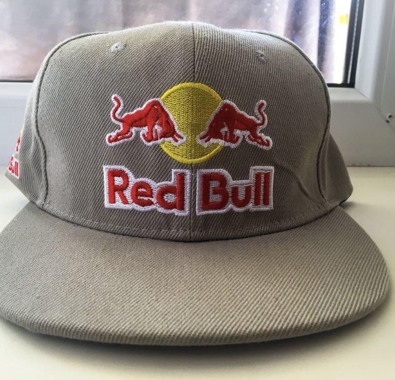 Кепка ред булл. Кепка Red bull. Кепка Red Wings Hockey. Red bull бейсболка серая. Кепка-тракер Dead bull.