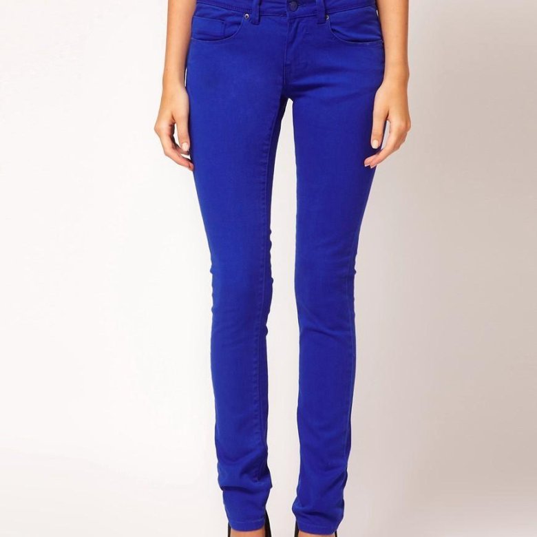 Синие классические джинсы
