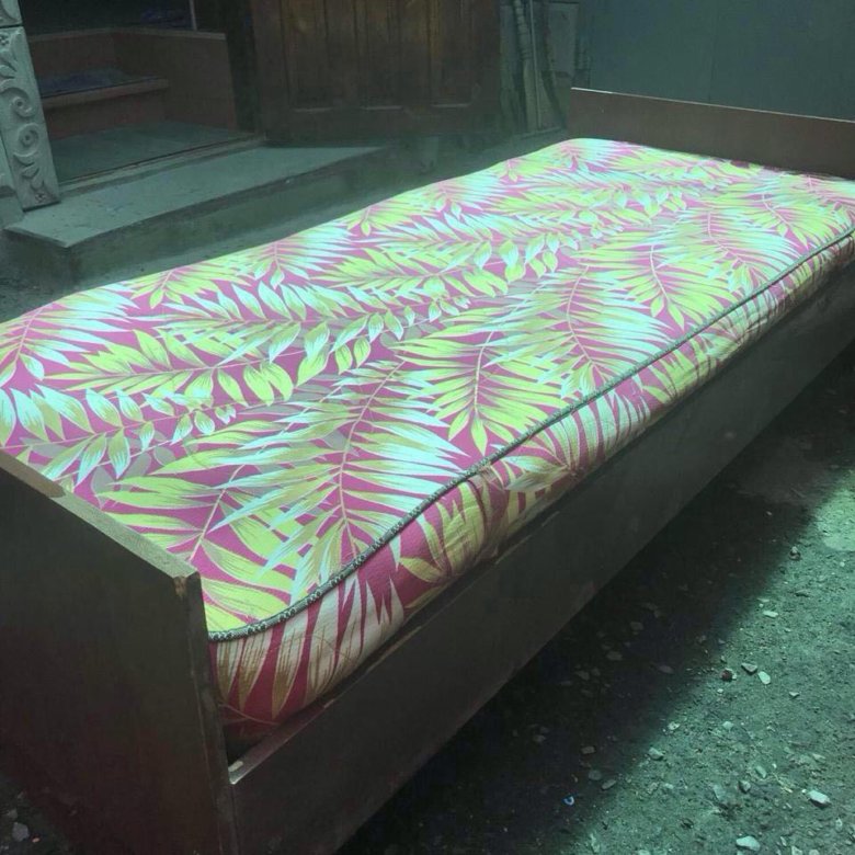 Кровать бу таганрог. Кровать бу таганрог. Кровать бу таганрог. Авито таганрог мебель. Тахта с зеркальным изголовьем.