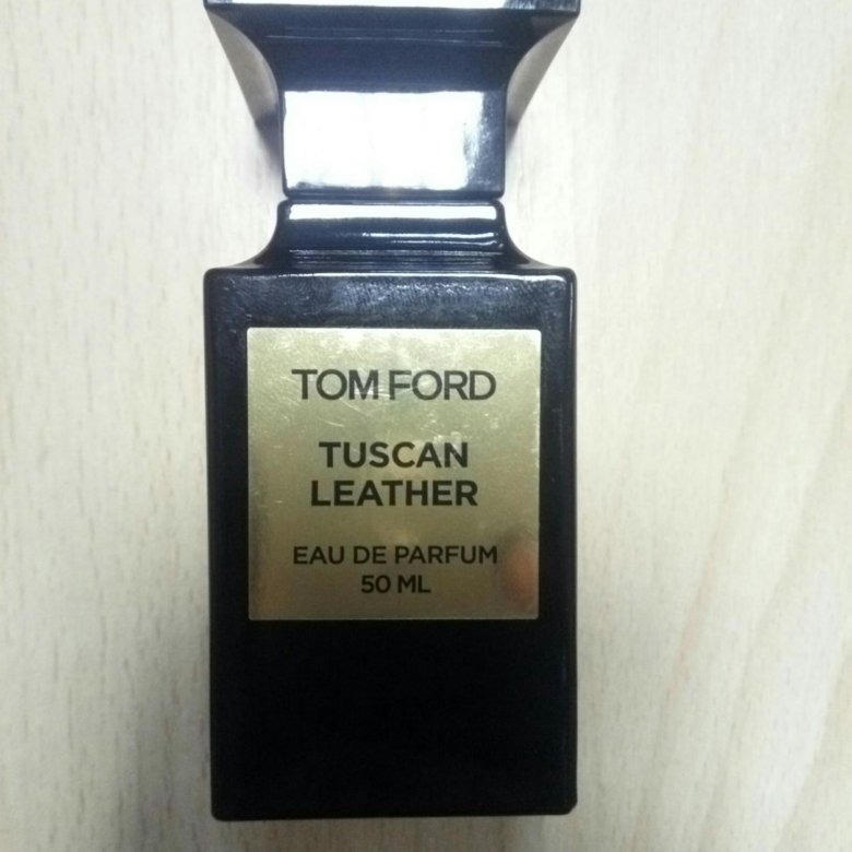 Как отличить том форд. Tom Ford Tuscan Leather. Tom Ford Tuscan Leather купить. Tom Ford Tuscan Leather в руке. Tom Ford Tuscan Leather у мужчины в руках.