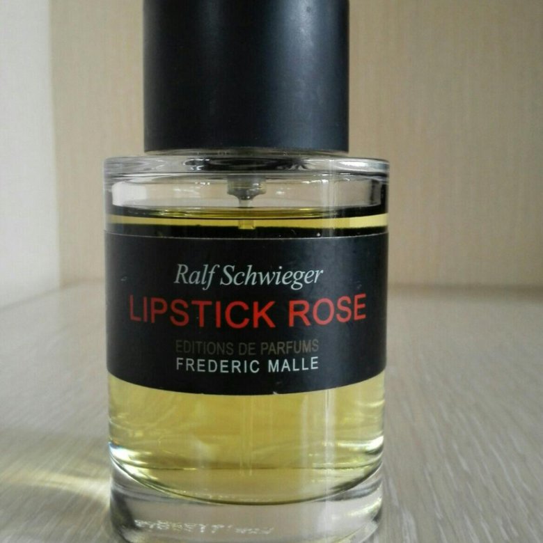 Frederic malle lipstick. Парфюм фредерик малле липстик роуз. Lipstick rose frederic malle. Frederic malle rose. Духи с ароматом губной помады.