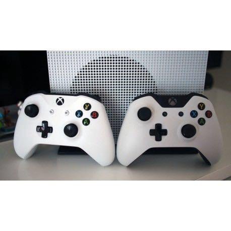 Как подключить джойстик к приставке xbox СРОЧНО!!! Xbox one s - купить в Якутске, цена 15 000 руб., продано 28 июля 2018 