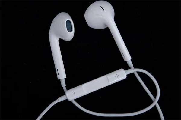 Наушники iphone - купить в Комсомольске-на-Амуре, цена 800 руб., продано 30 дека