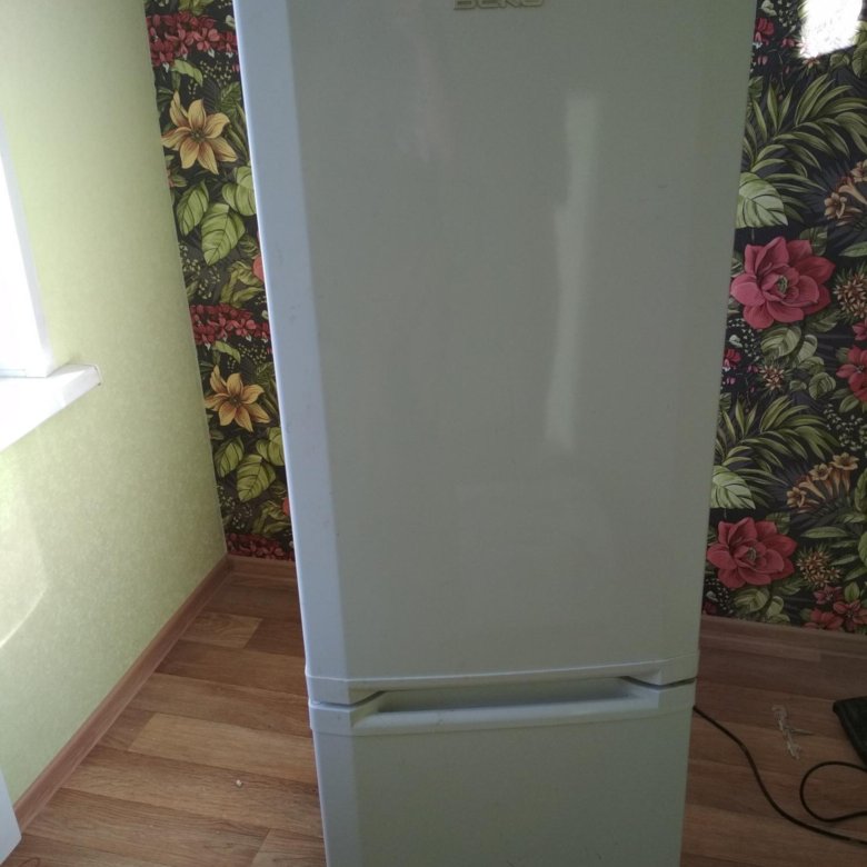 Подам холодильник. Юла холодильник. Юла холодильник продается. Холодильник Томск. Бэушный холодильник Одинцовский район.