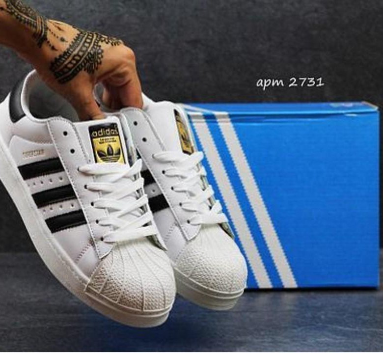 Adidas Superstar на ноге