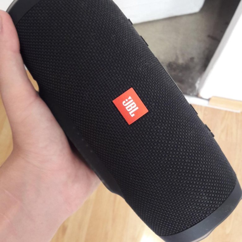 Jbl black. Оригинал колонка колонка JBL 5. Оригинальная колонка JBL charge 3. JBL Икс 3 не оригинал колонка. Акустическая колонка JBL большая 3010.