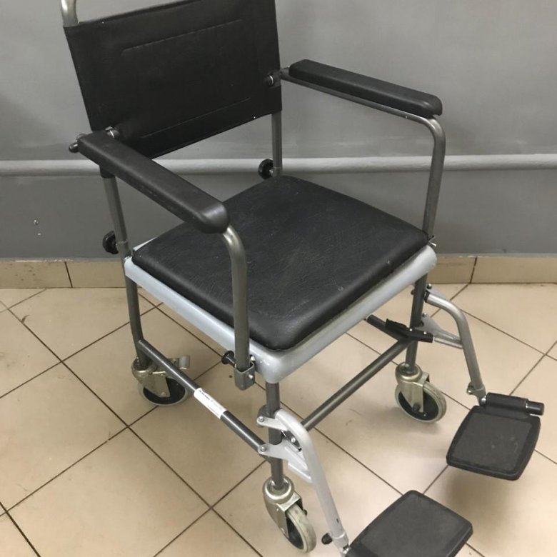 Инвалиды кресло авито. Fluidra кресло для инвалидов. Инвалидное кресло в пределах 8000 рублей. Столик для инвалидного кресла. Инвалидное кресло кровать трансформер.
