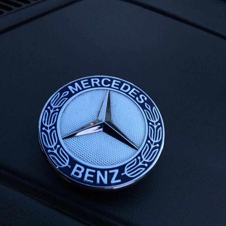 Капот мерседес бенц. W164 логотип AMG. Значок Мерседес. Фиксатор эмблемы Mercedes. Мерседес с класс значок.
