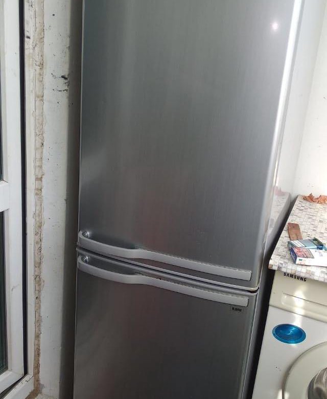 Подам холодильник. Юла холодильник. Холодильник с рук б/у. Из рук в руки холодильник. Холодильник Смоленск 414.