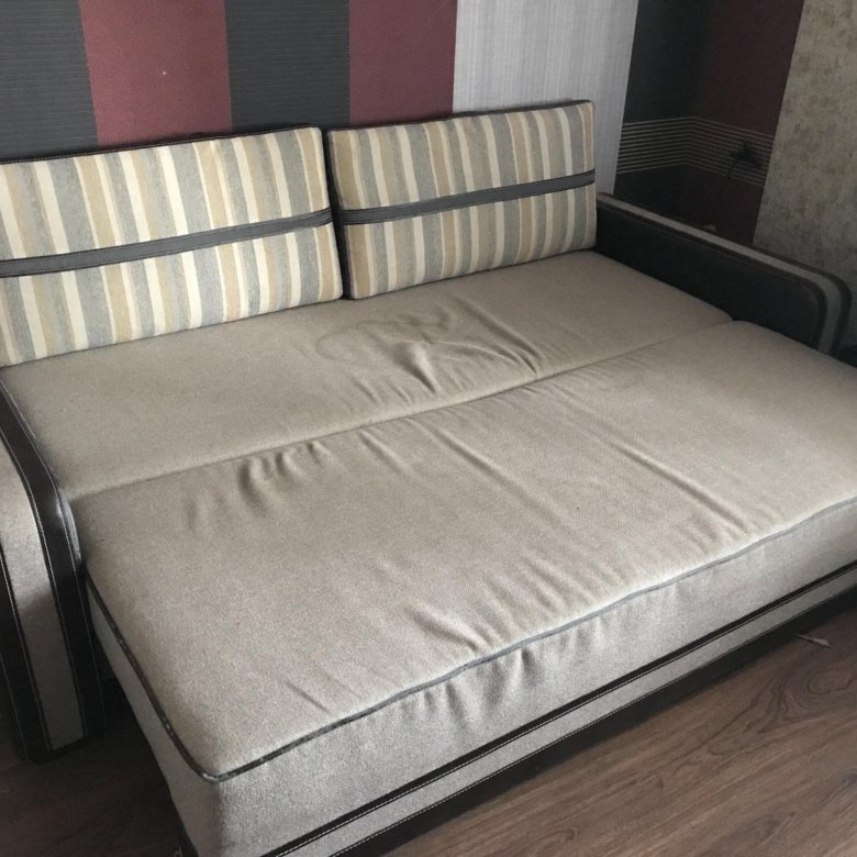 Раскладной диван – купить в Азове, цена 4 000 руб., продано 18 октября ...