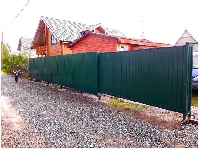 Забор из профлиста на 76/3500 винтовых сваях – купить в Санкт ...