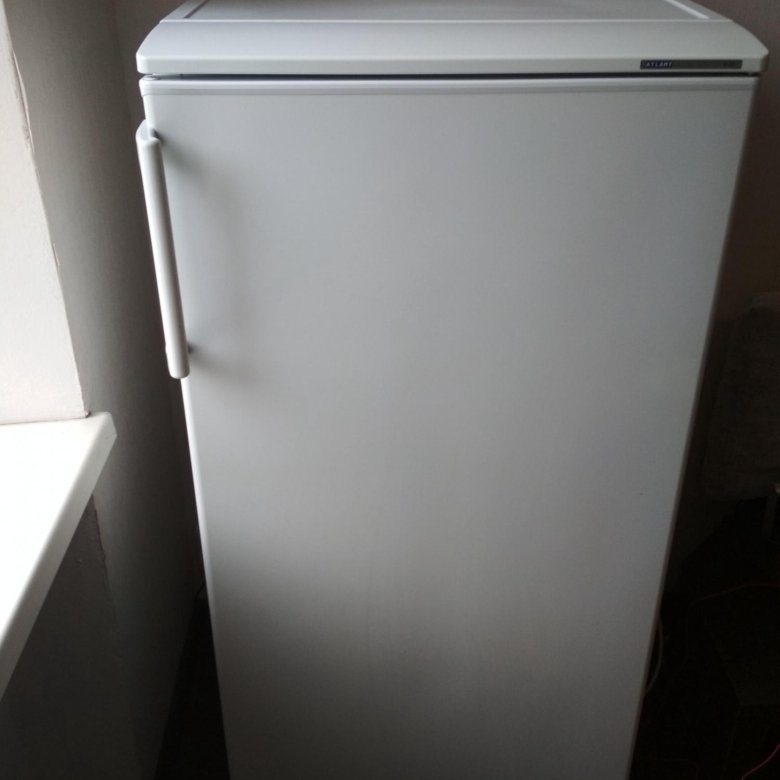 Холодильник атлант авито. Холодильник однокамерный Бирюса 130 см. Холодильник Атлант 130 см. Холодильник Бирюса 130 см. Холодильник Атлант однокамерный 130 сантиметров высотой.
