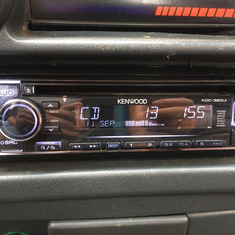 Процессорная автомагнитола. Кенвуд КДС 320 UI. Kenwood 320ui. KDC-320ui. Автомагнитола Kenwood KDC-320ui.