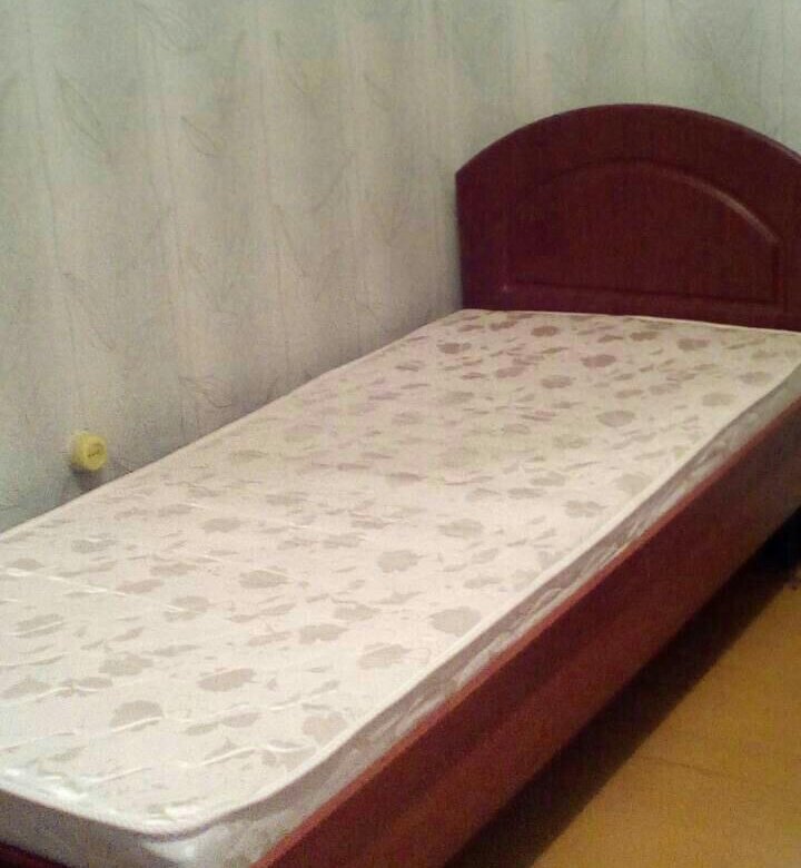 Куплю односпальную кровать б у. Кровать односпальная на Юле. Односпальная кровать б/у. Односпальные кровати Челябинск.